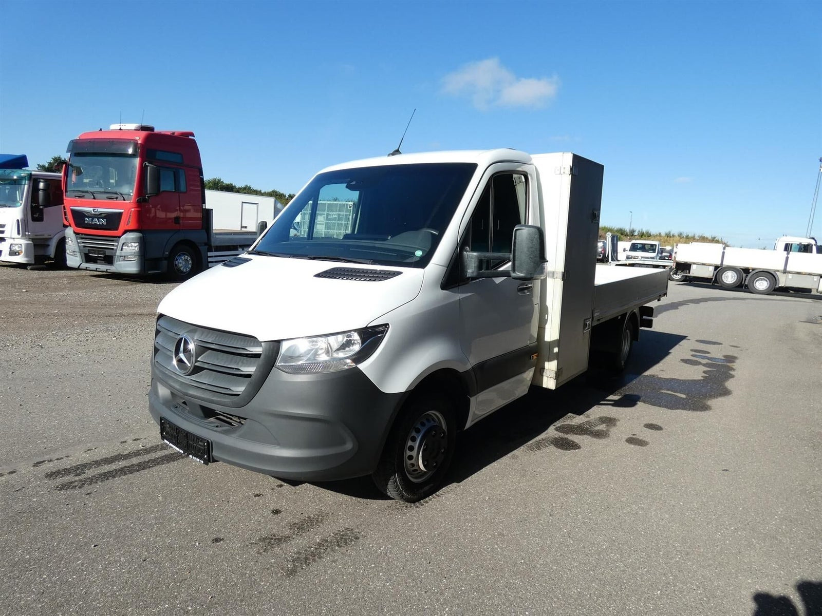 Hvid Mercedes Sprinter 516 fra 2020