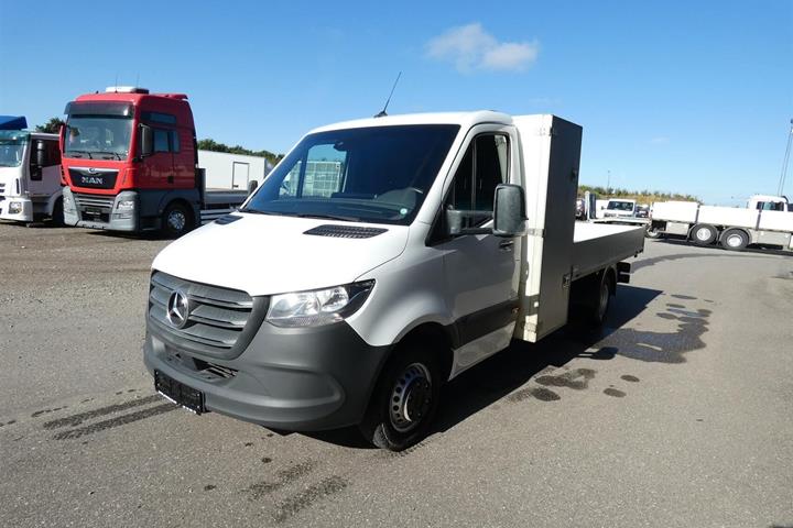 Hvid Mercedes Sprinter 516 fra 2020