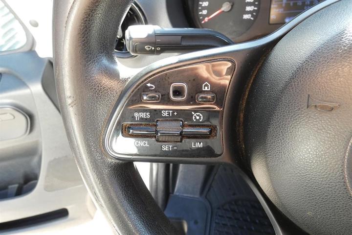 Hvid Mercedes Sprinter 516 fra 2020