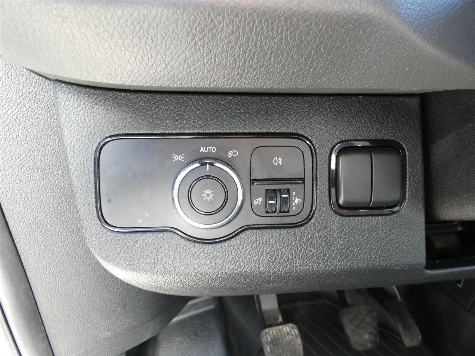 Hvid Mercedes Sprinter 516 fra 2020