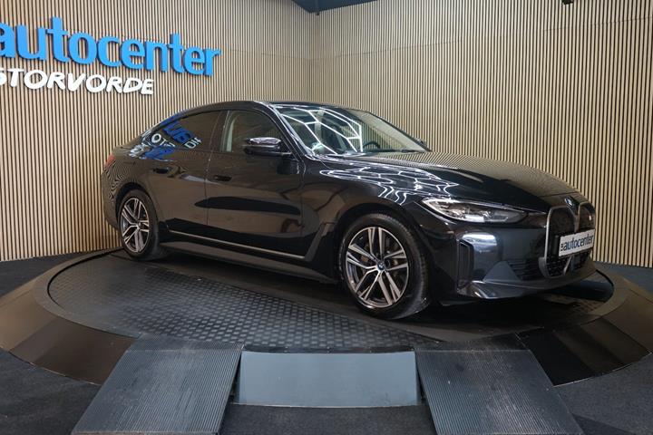 Sort BMW i4 fra 2024