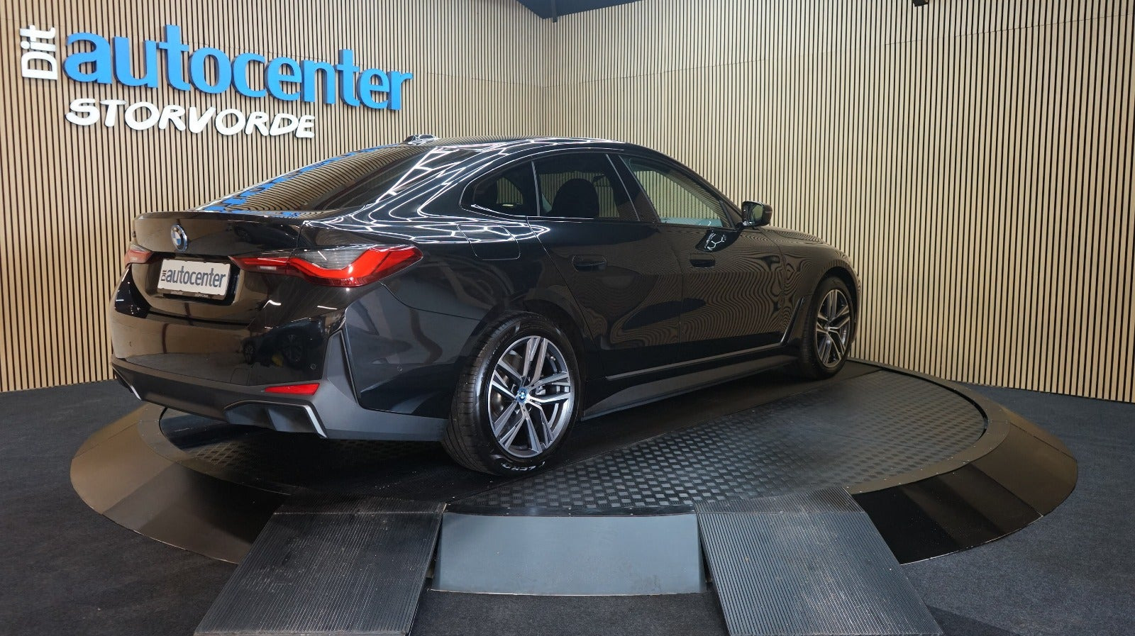 Sort BMW i4 fra 2024