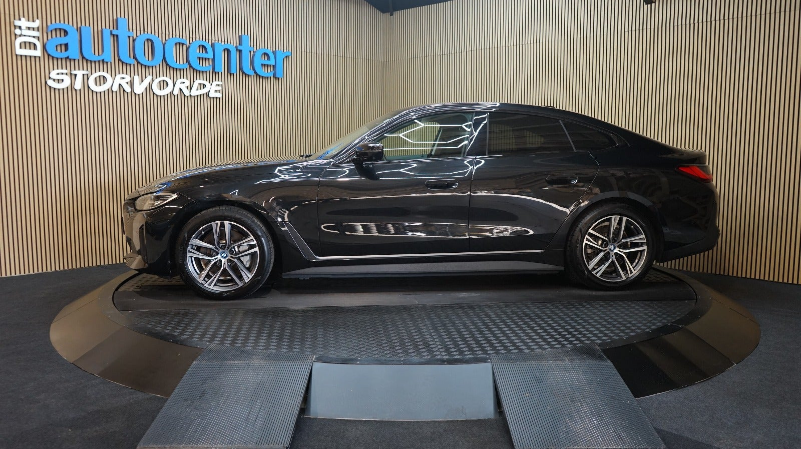 Sort BMW i4 fra 2024