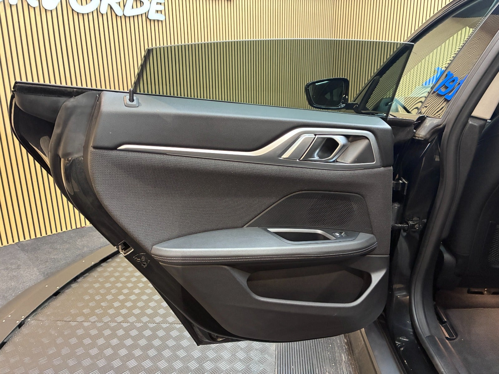 Sort BMW i4 fra 2024