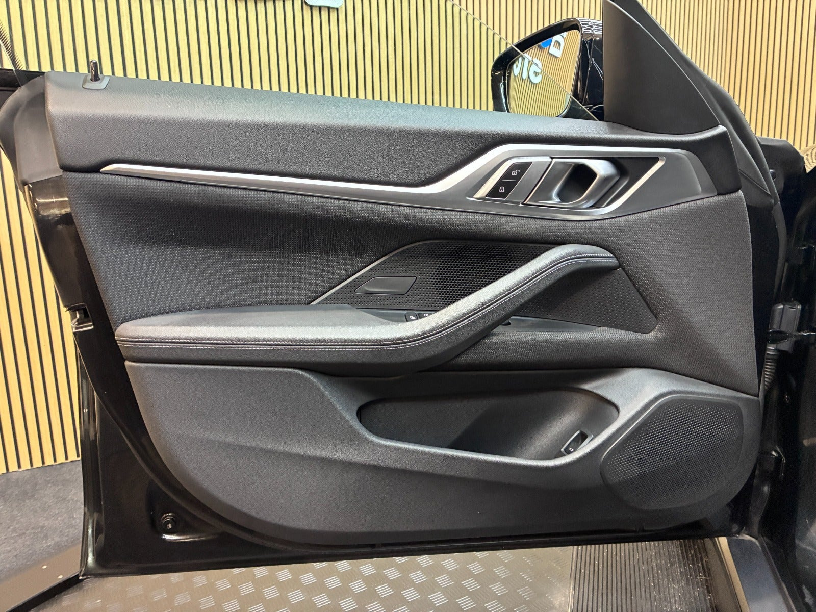 Sort BMW i4 fra 2024