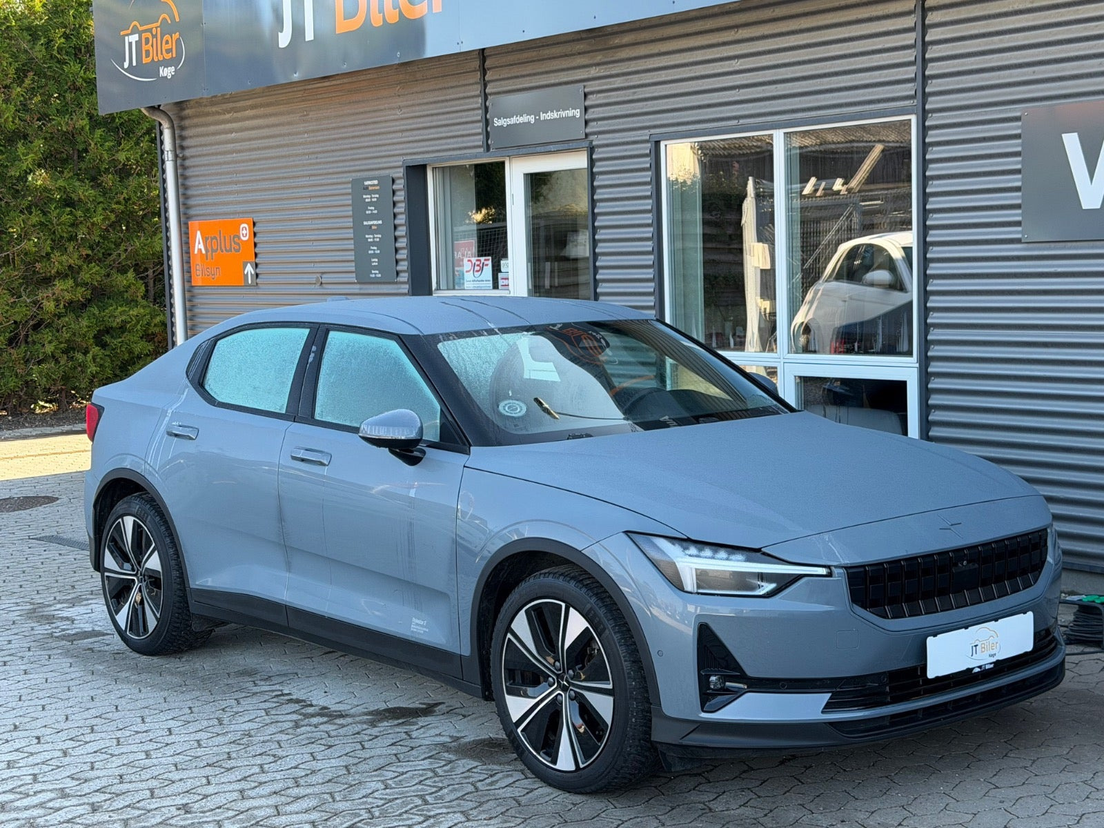Grå Polestar 2 fra 2023