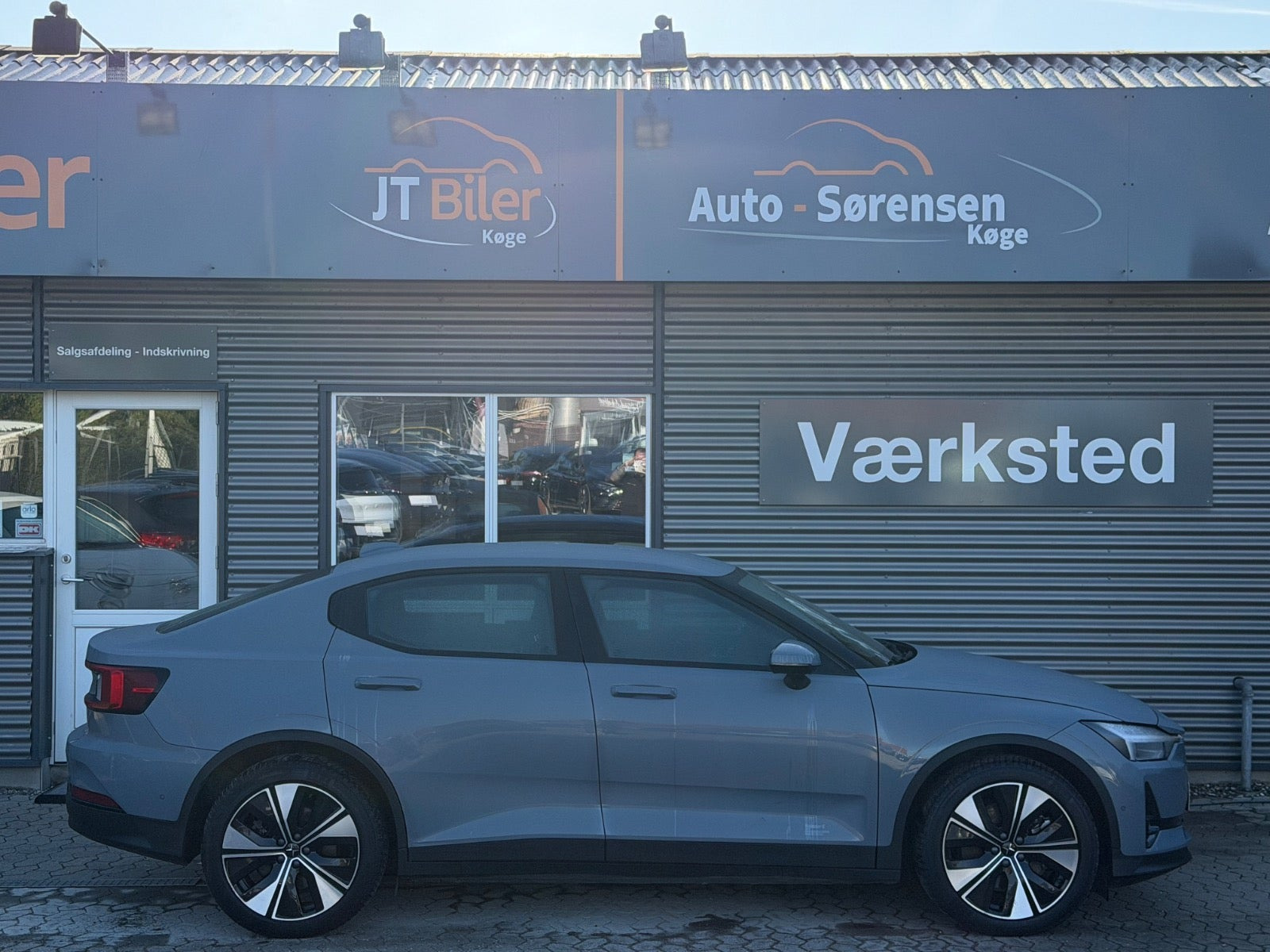Grå Polestar 2 fra 2023