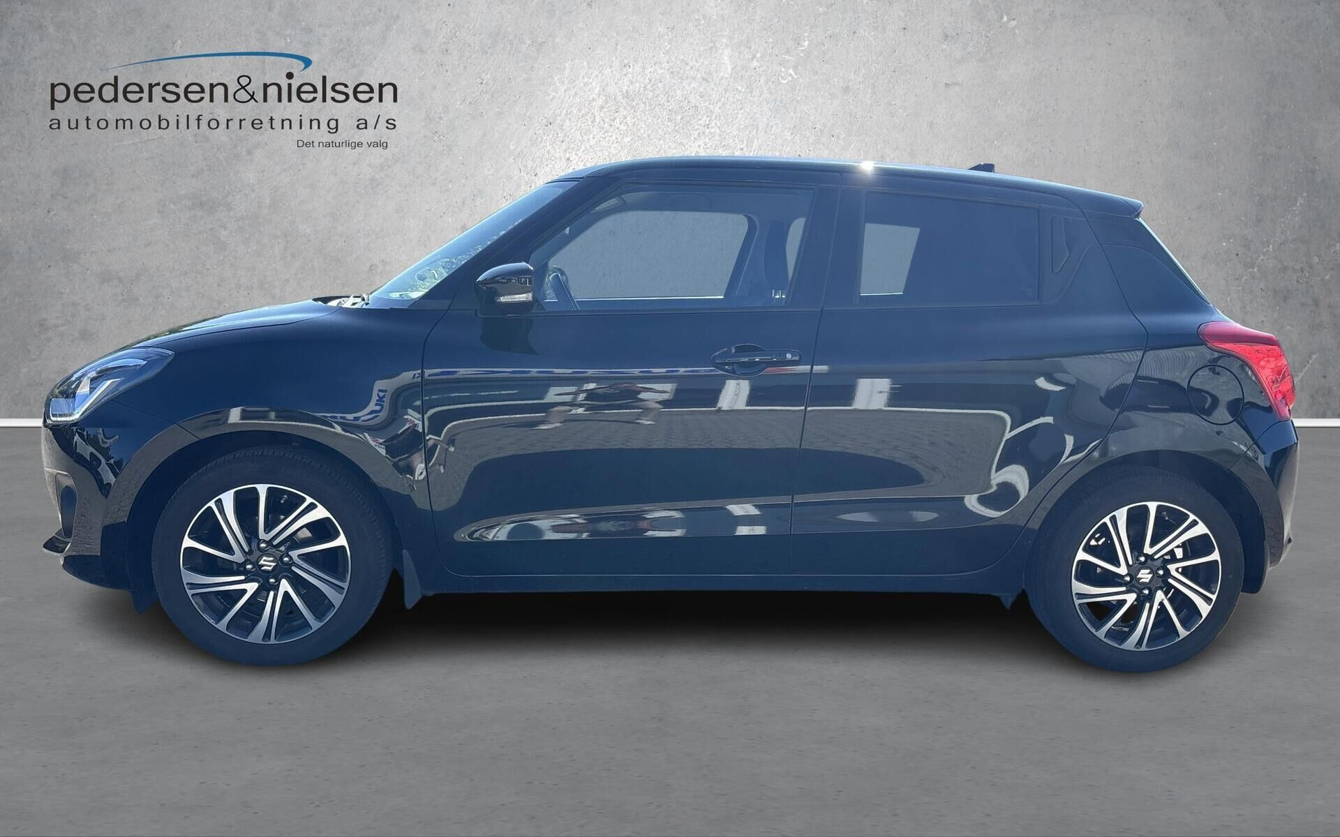 Sort Suzuki Swift fra 2023