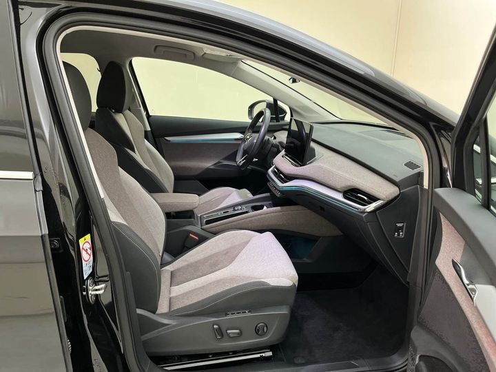 Sort Skoda Enyaq fra 2023