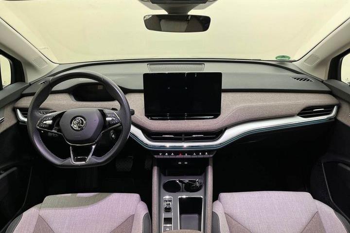 Sort Skoda Enyaq fra 2023