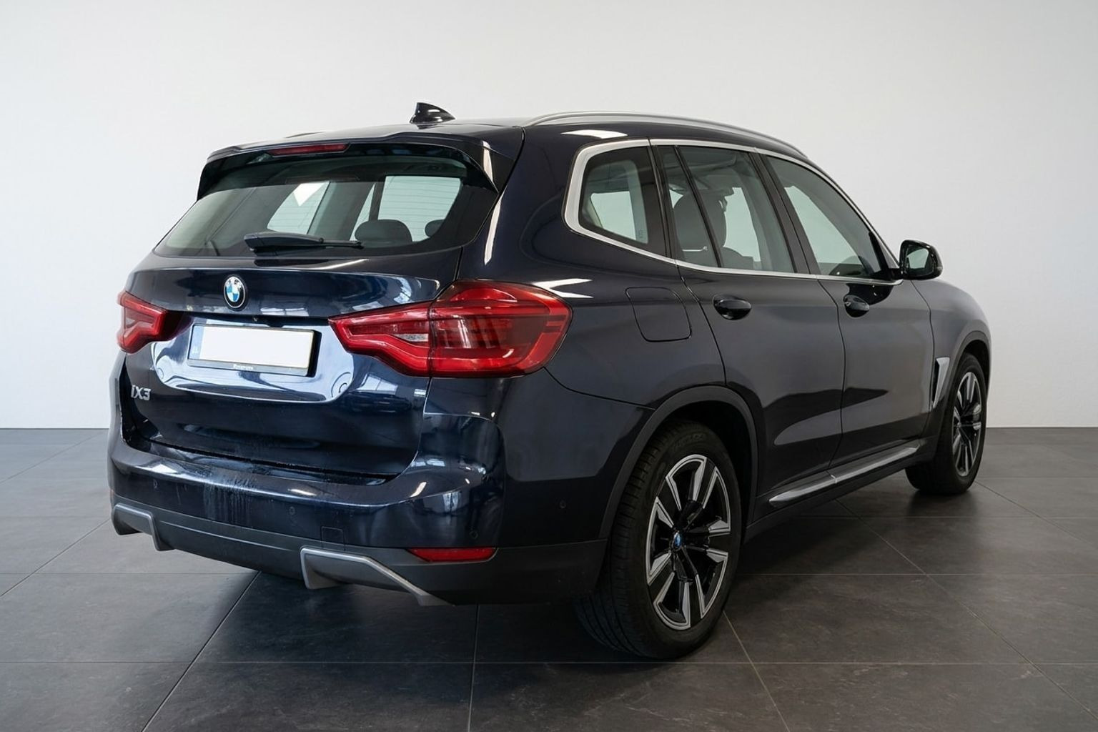 Sort BMW iX3 fra 2021