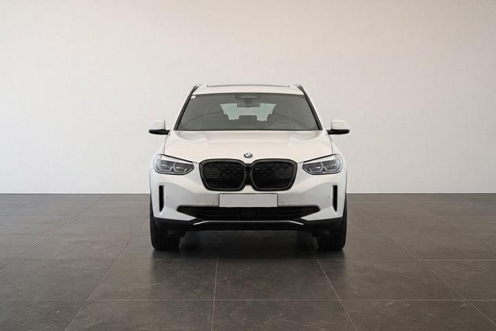 Hvid BMW iX3 fra 2022