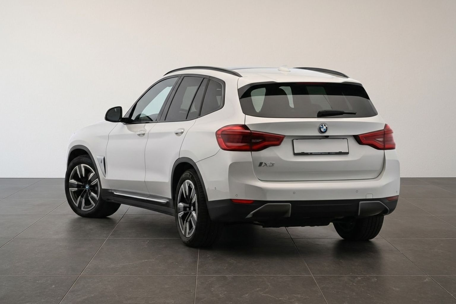Hvid BMW iX3 fra 2022