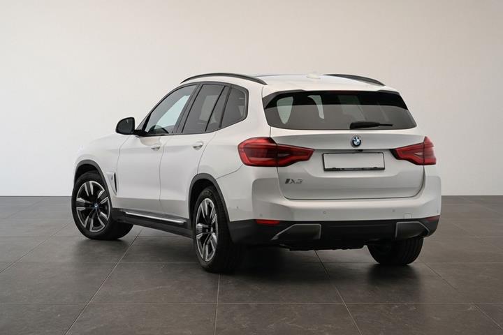 Hvid BMW iX3 fra 2022