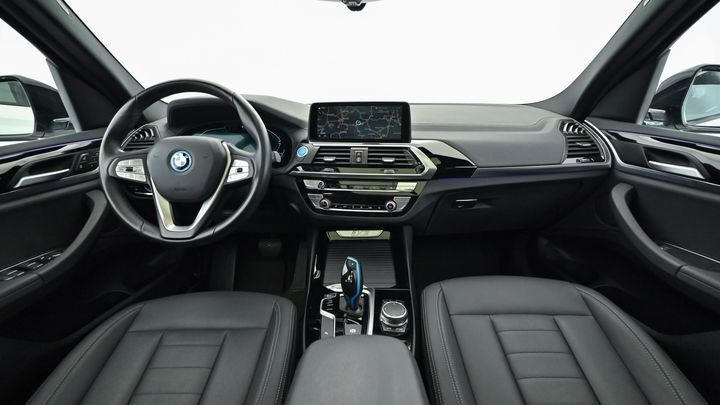 Hvid BMW iX3 fra 2022