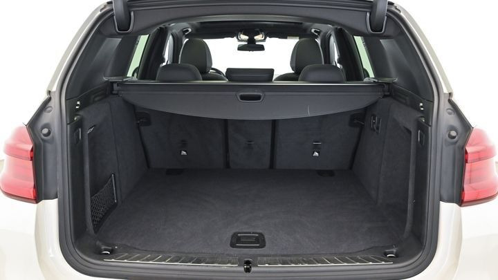 Hvid BMW iX3 fra 2022