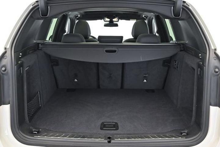 Hvid BMW iX3 fra 2022