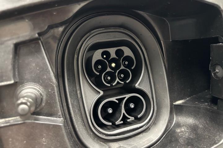 Grå Skoda Enyaq fra 2026