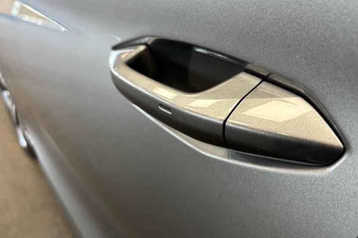 Grå Skoda Enyaq fra 2026