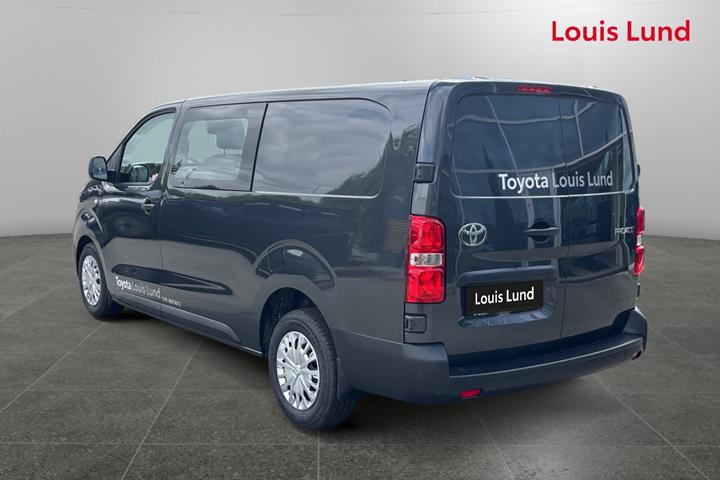 Grå Toyota ProAce fra 2026