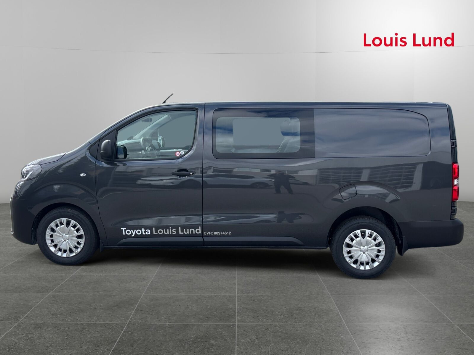 Grå Toyota ProAce fra 2026