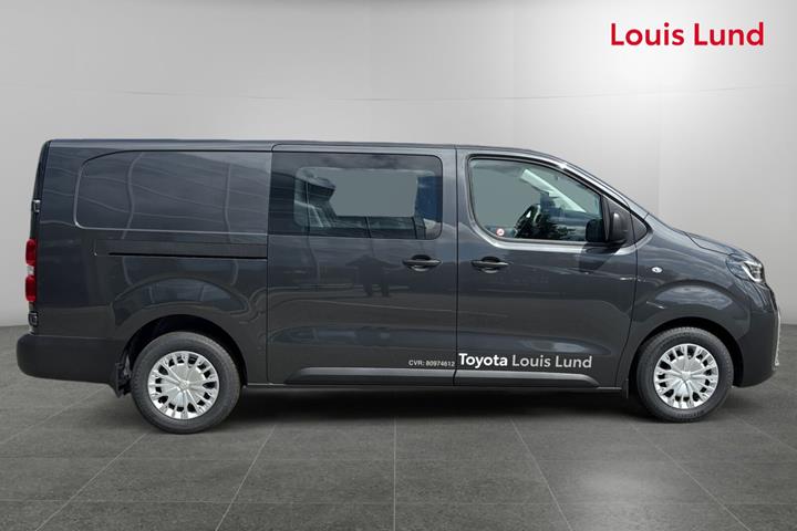 Grå Toyota ProAce fra 2026