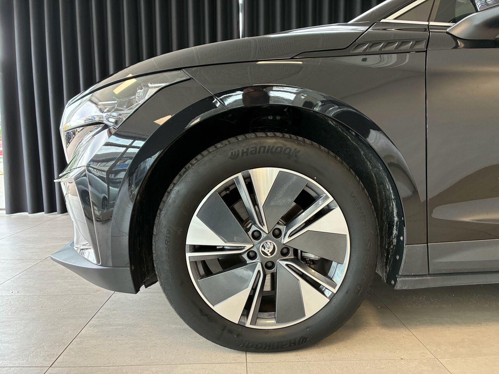 Sort Skoda Enyaq fra 2024