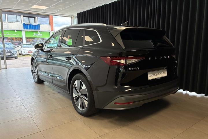 Sort Skoda Enyaq fra 2024