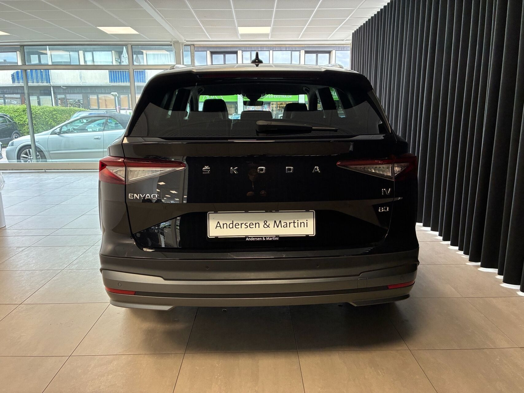 Sort Skoda Enyaq fra 2024