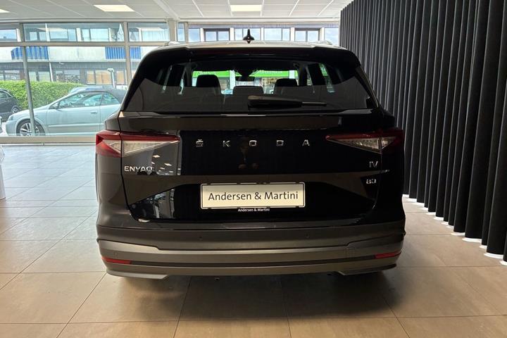 Sort Skoda Enyaq fra 2024