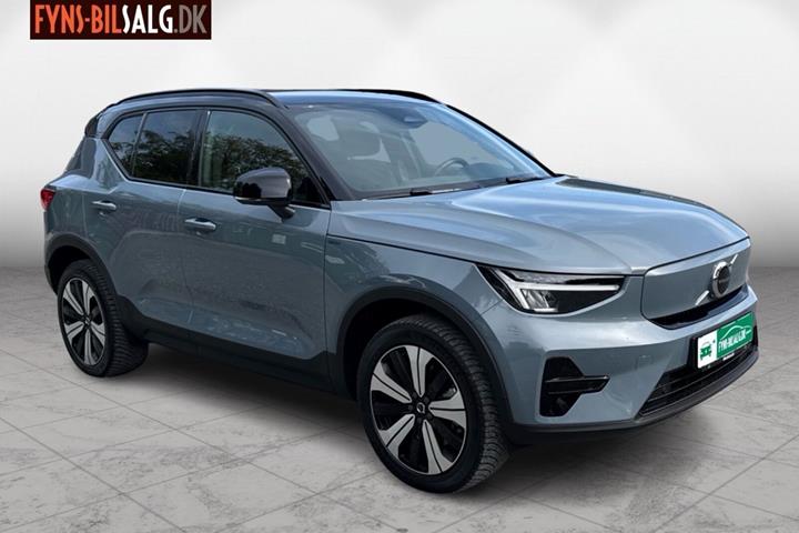 Grå Volvo XC40 fra 2023