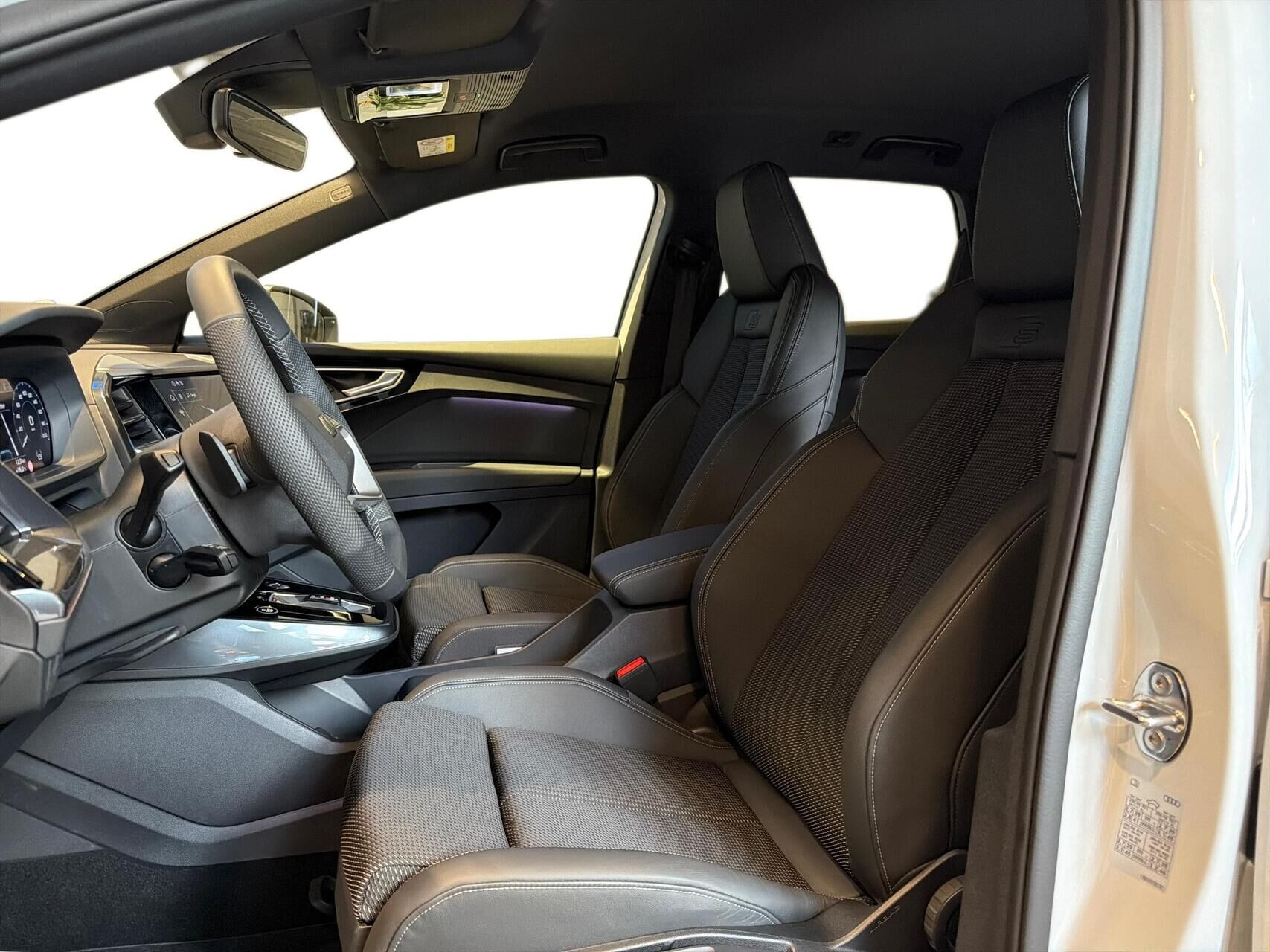 Hvid Audi Q4 fra 2026