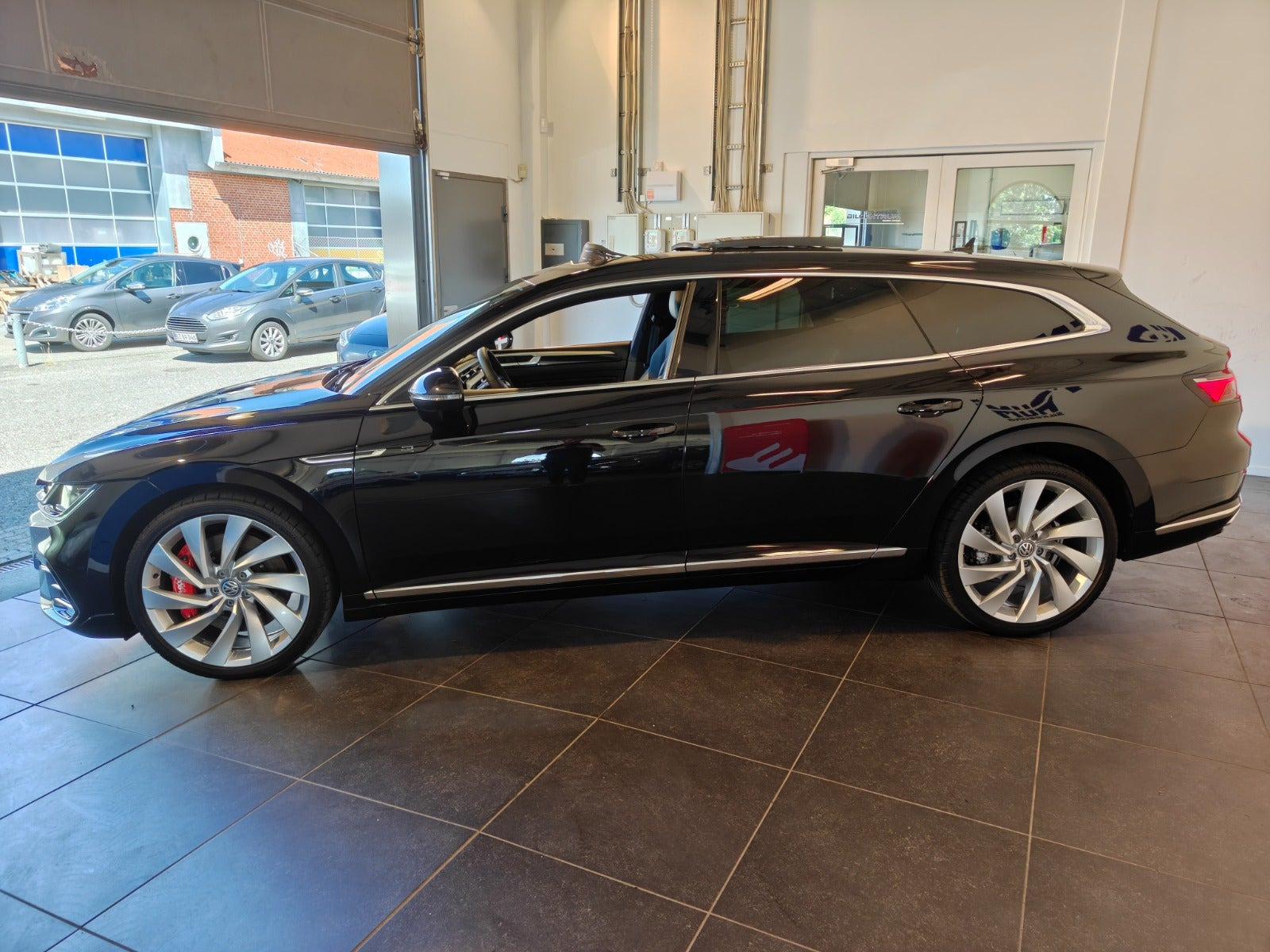 Sort VW Arteon fra 2022