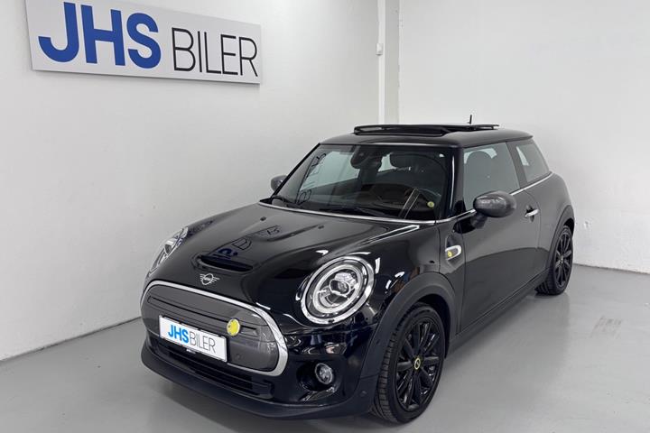 Sort Mini Cooper SE fra 2020 set udefra