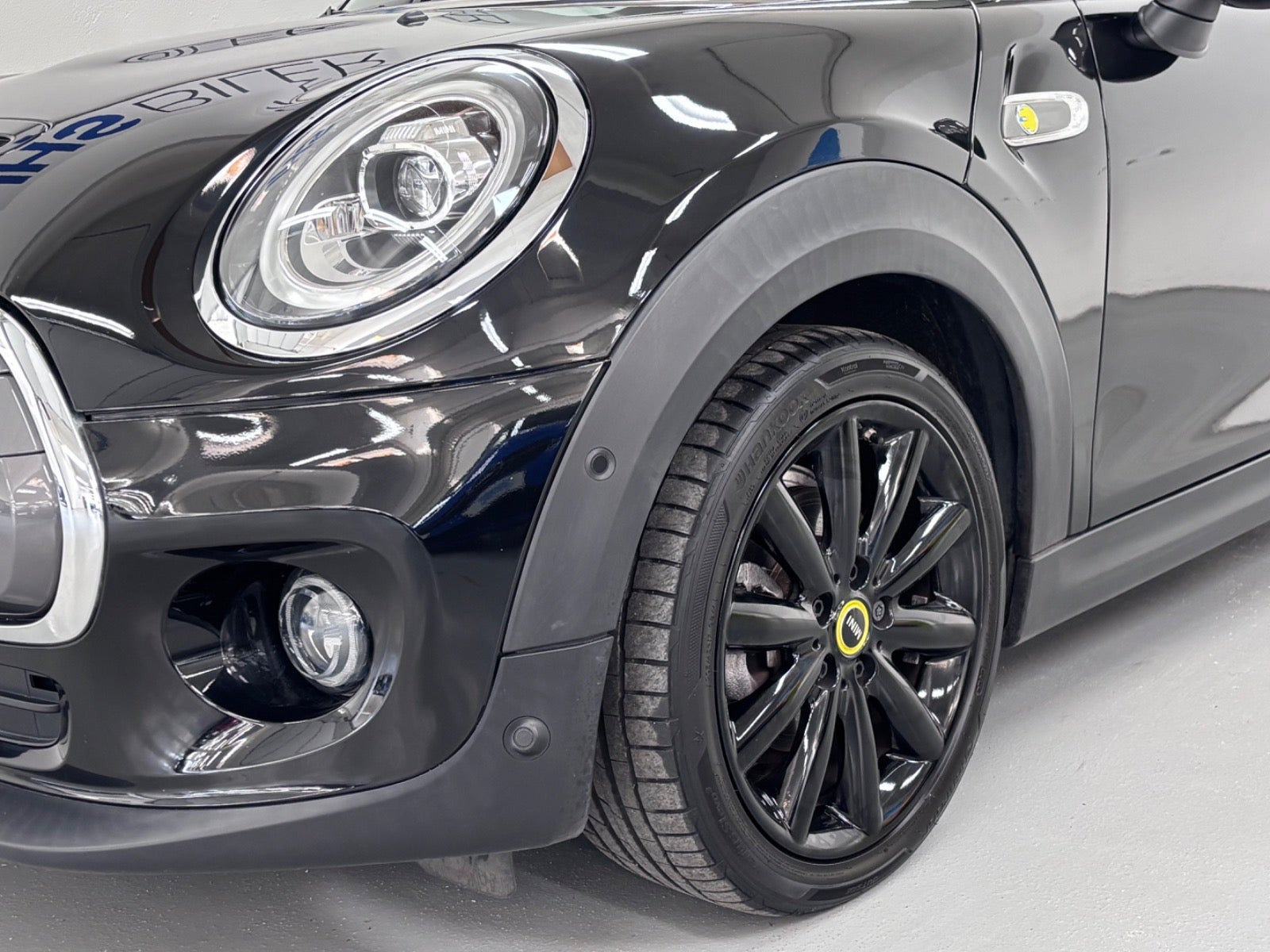 Sort Mini Cooper SE fra 2020
