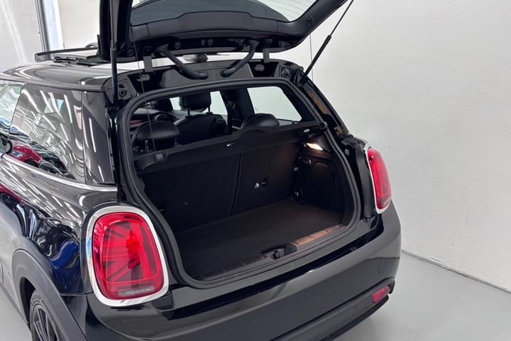 Sort Mini Cooper SE fra 2020