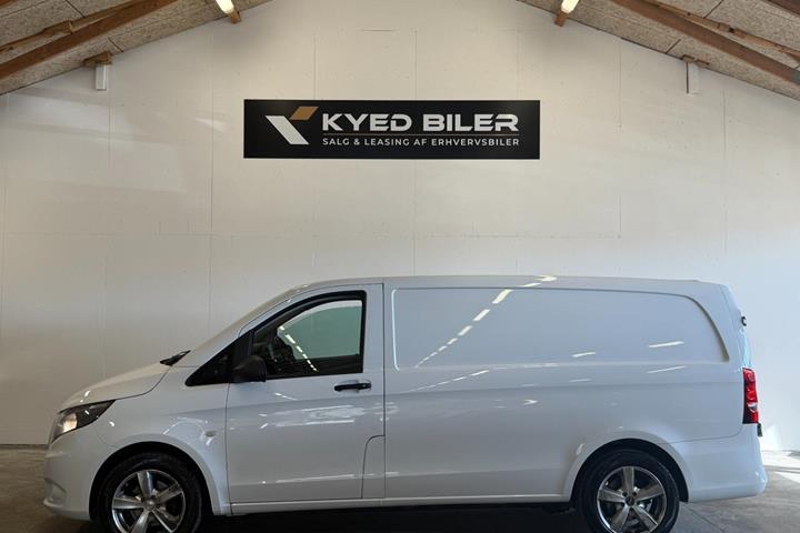 Hvid Mercedes Vito 114 fra 2015