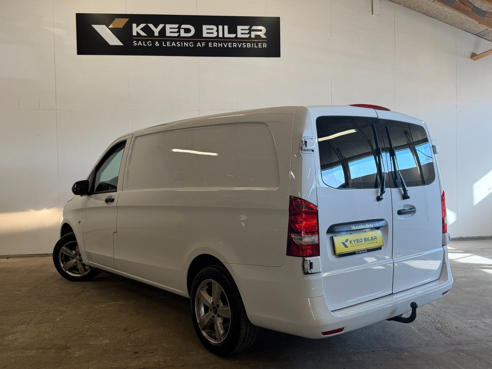 Hvid Mercedes Vito 114 fra 2015