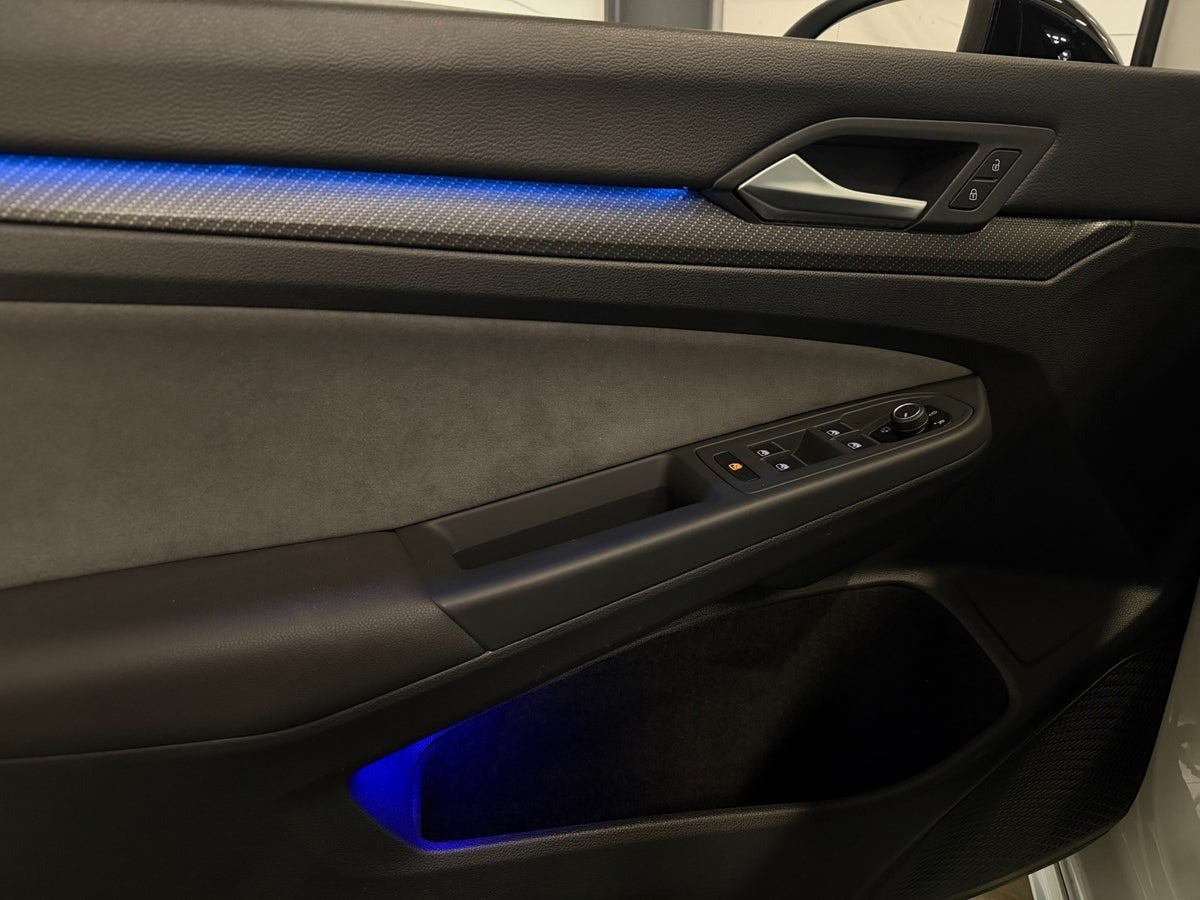 Hvid VW Golf VIII fra 2022