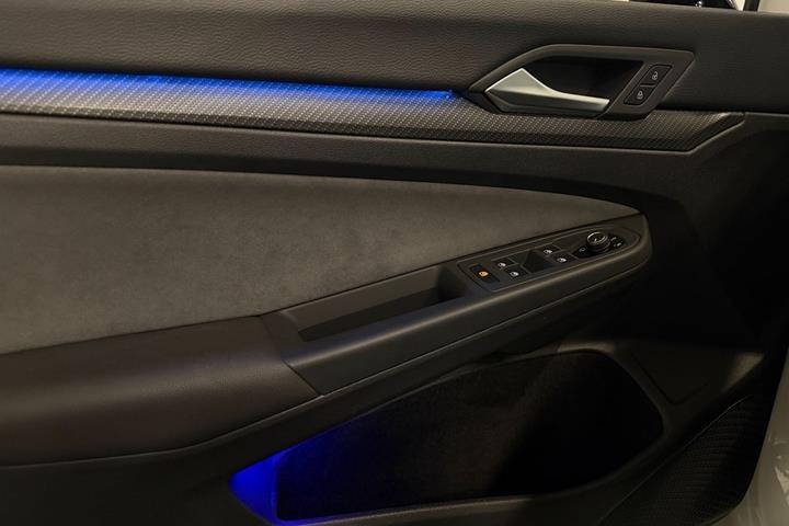 Hvid VW Golf VIII fra 2022