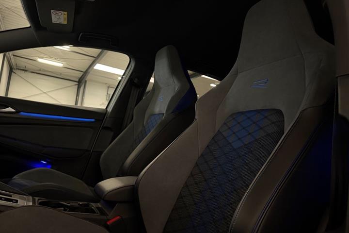 Hvid VW Golf VIII fra 2022