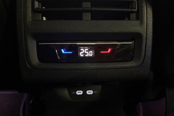 Hvid VW Golf VIII fra 2022