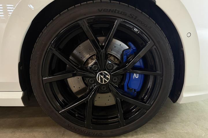Hvid VW Golf VIII fra 2022