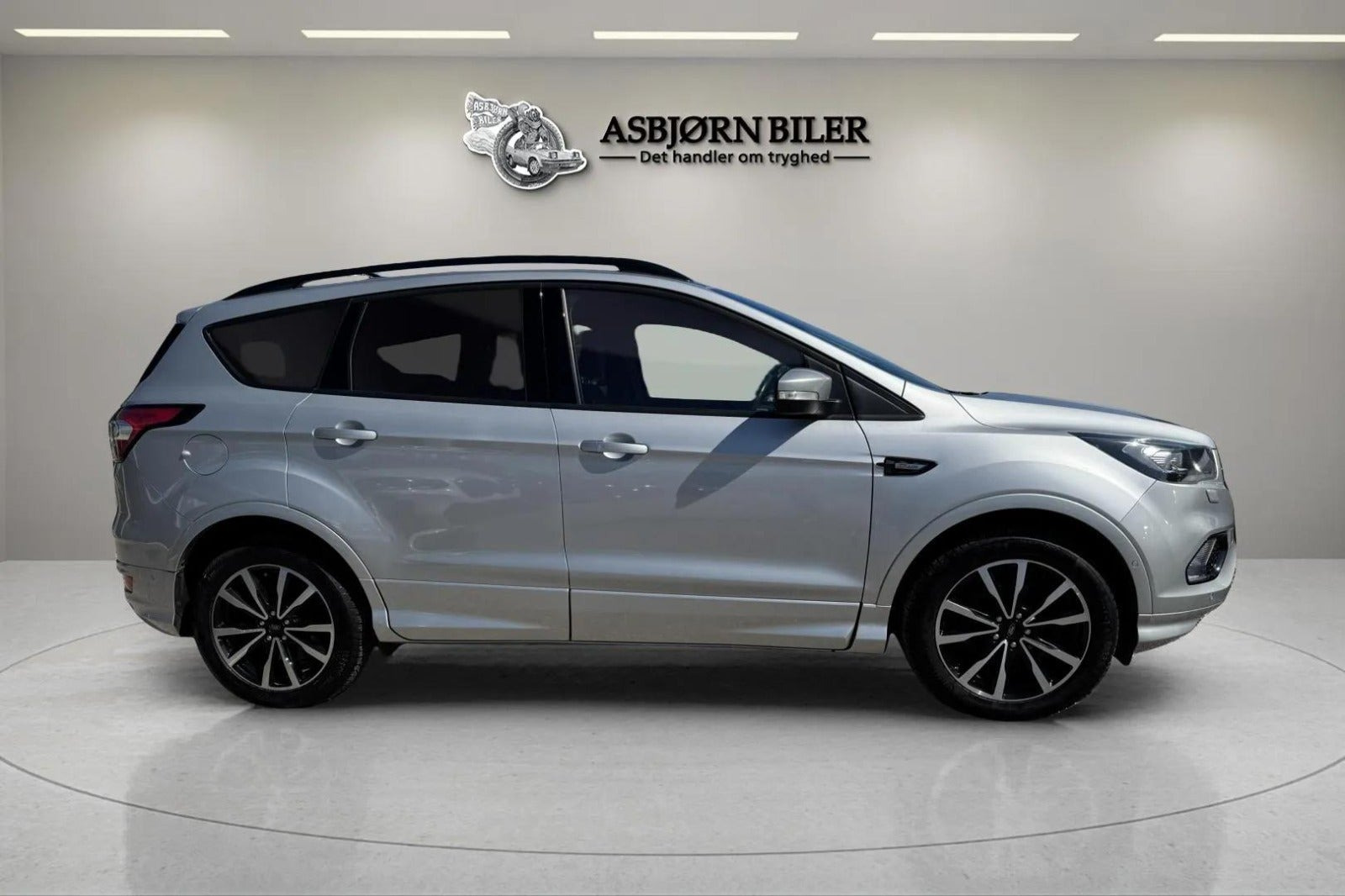 Sølv Ford Kuga fra 2019
