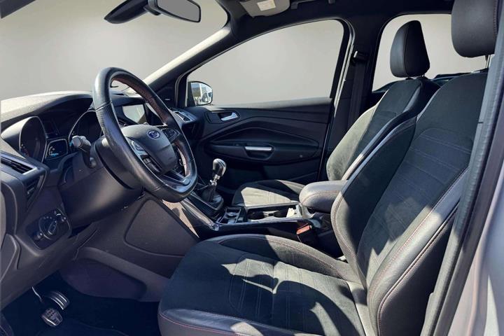 Sølv Ford Kuga fra 2019