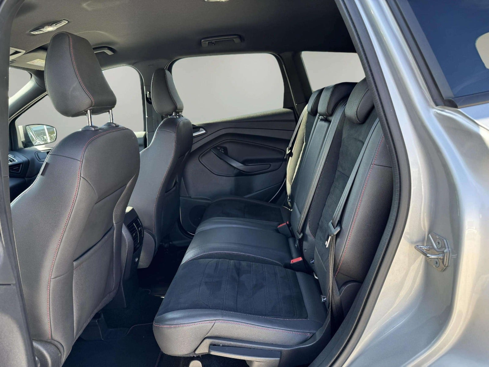 Sølv Ford Kuga fra 2019