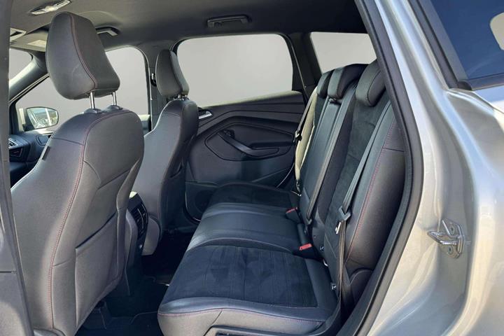 Sølv Ford Kuga fra 2019