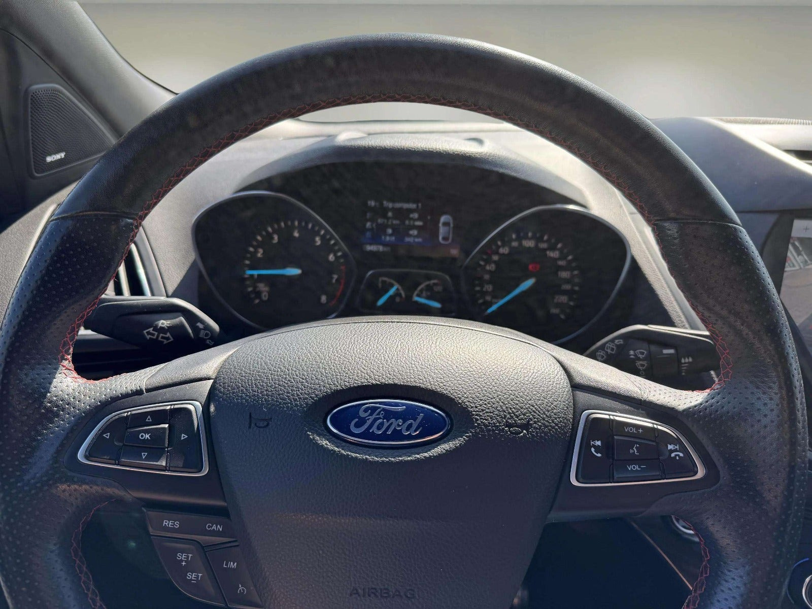 Sølv Ford Kuga fra 2019