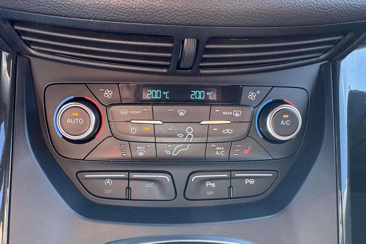 Sølv Ford Kuga fra 2019
