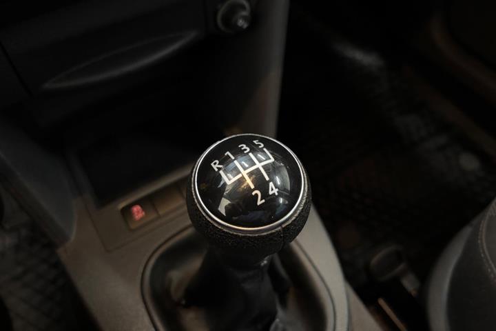 Grå VW Caddy fra 2012
